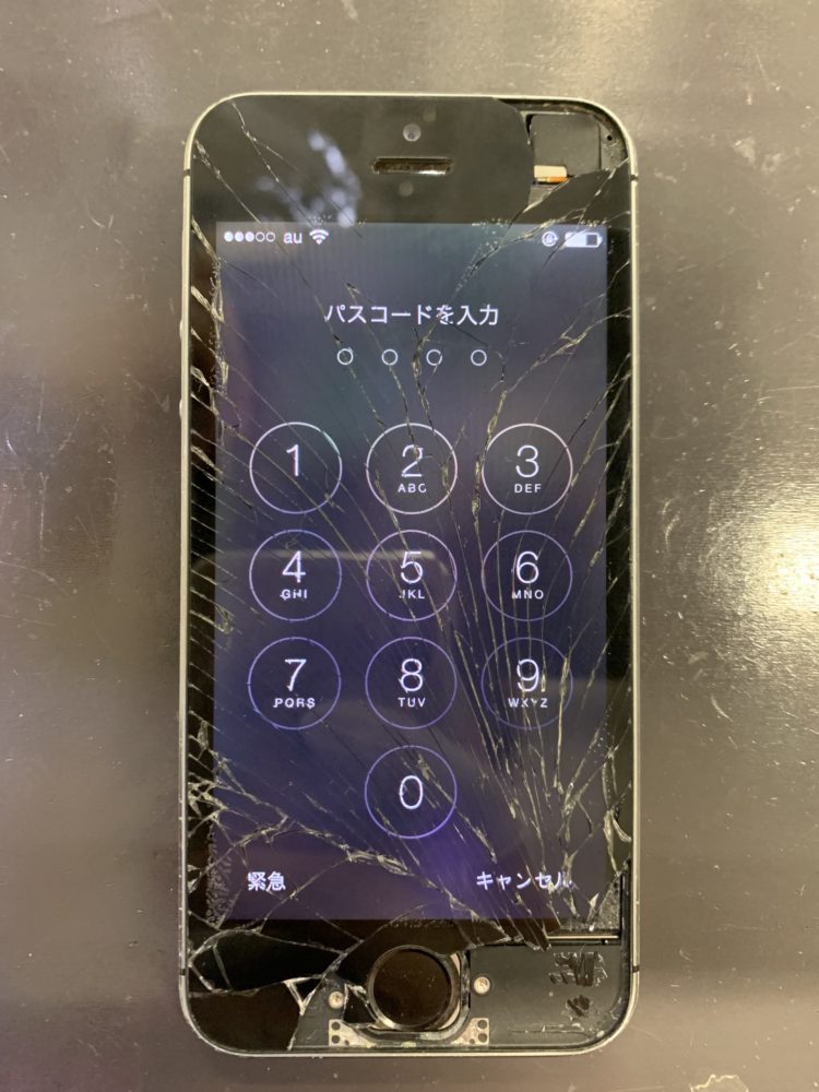 Iphone5sの画面が酷く割れてしまった スマップル札幌大通店は即日修理致します Iphone修理を札幌でお探しの方ならスマップル札幌大通店