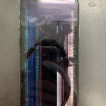 iPhoneXSの画面が割れ液晶に線や液漏れが起きて何も見えない!その状態でも修理ができます!