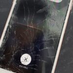 iPhone6sの画面全体に酷く割れが入ってしまった!修理で綺麗にできます!