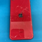 iPhoneの背面ガラスの修理を即日で改善致します!!もしフレームが歪んだ場合の修理も行います!!